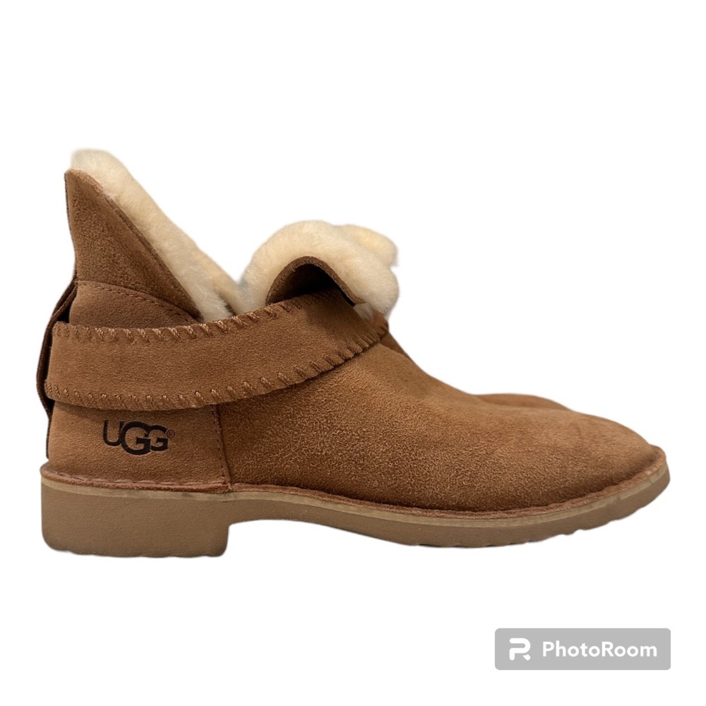 Ugg Short Fashion Boot in Chestnut